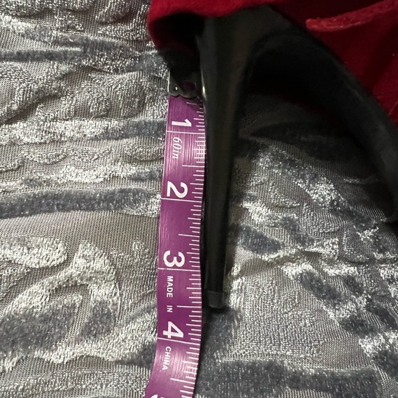 Guess Red Vegan Suede Heels sz 8.5 - Picture 5 of 11